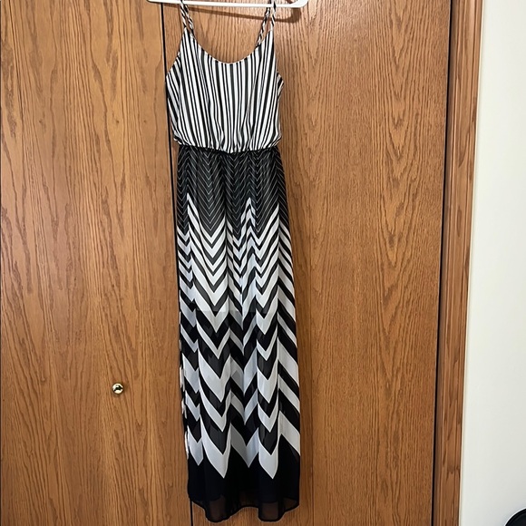 Candie’s Black and White Striped Dress - Picture 2 of 10